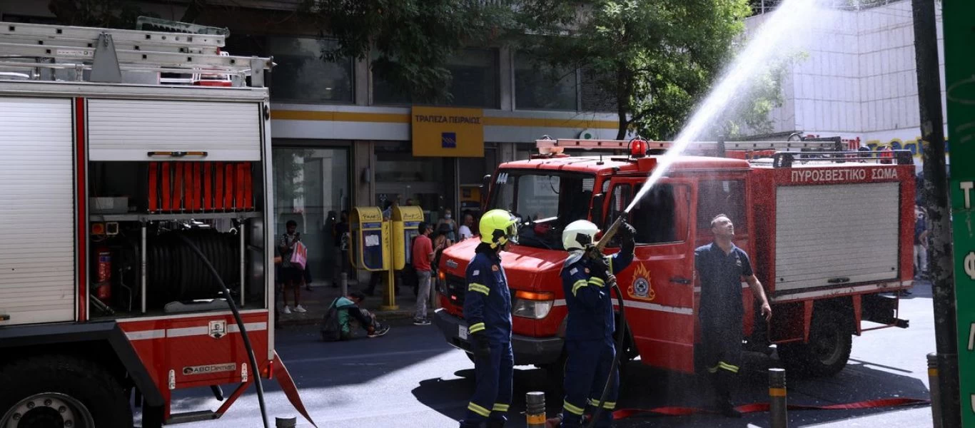 Σε εξέλιξη φωτιά σε κτίριο στο Μεταξουργείο